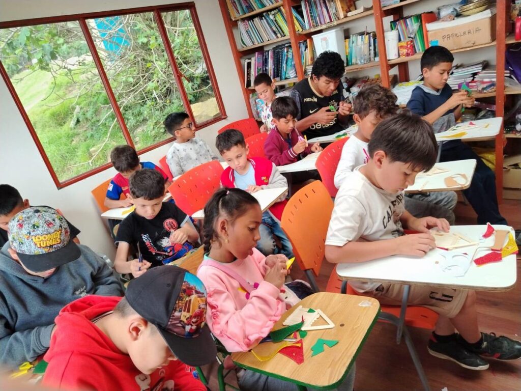Jornada integral Vulnerabilidad: niños y jóvenes en clase